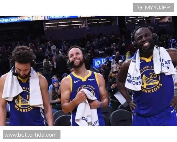 勇士大胜独行侠，西部竞争激烈